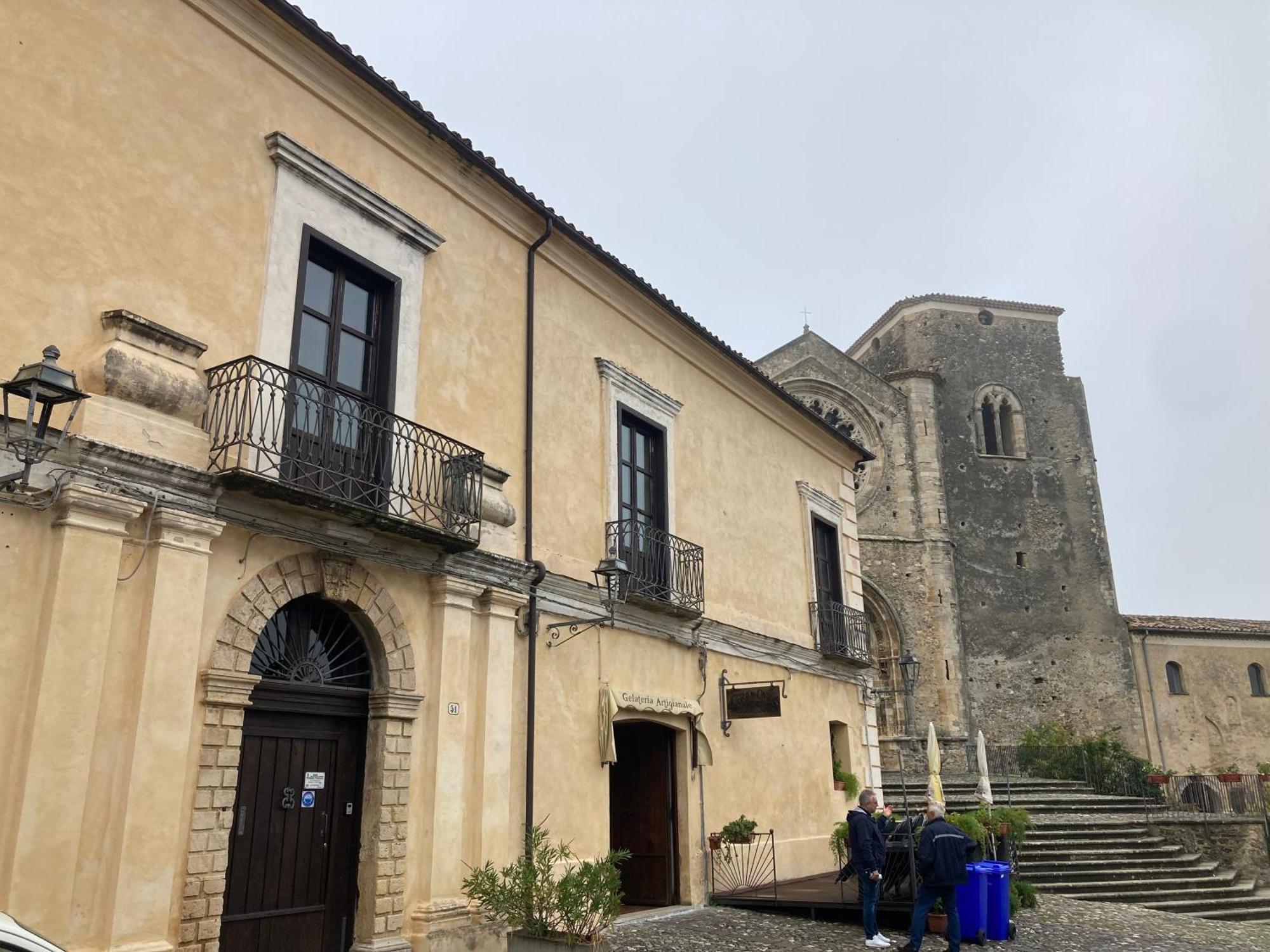 B&B Palazzo Pancaro Altomonte Buitenkant foto