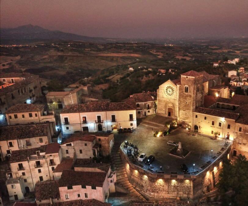 B&B Palazzo Pancaro Altomonte Buitenkant foto